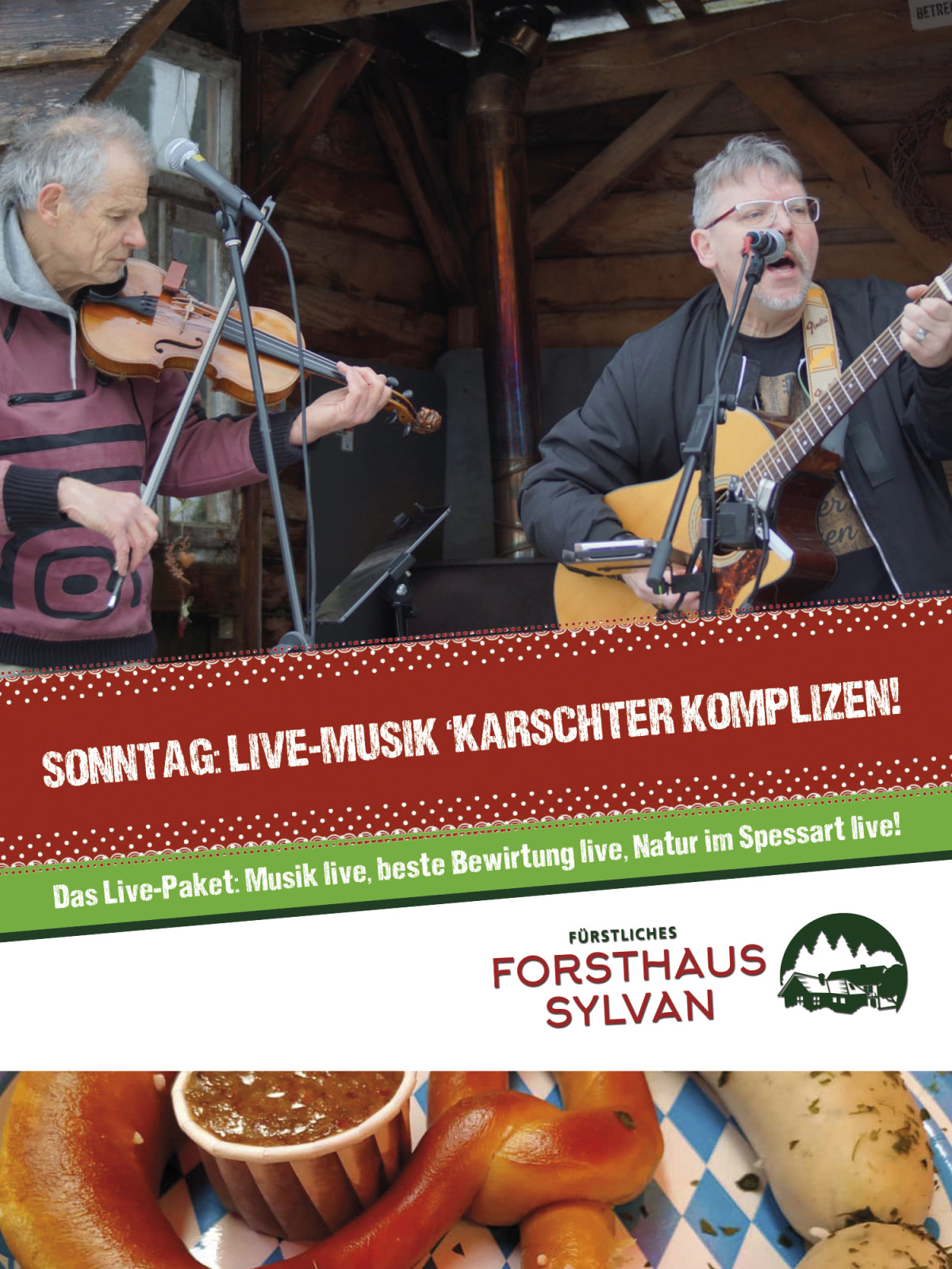 Zwei Musiker, einer spielt Geige, der andere Gitarre, mit Ankündigung für Live-Musik im Forsthaus Sylvan.